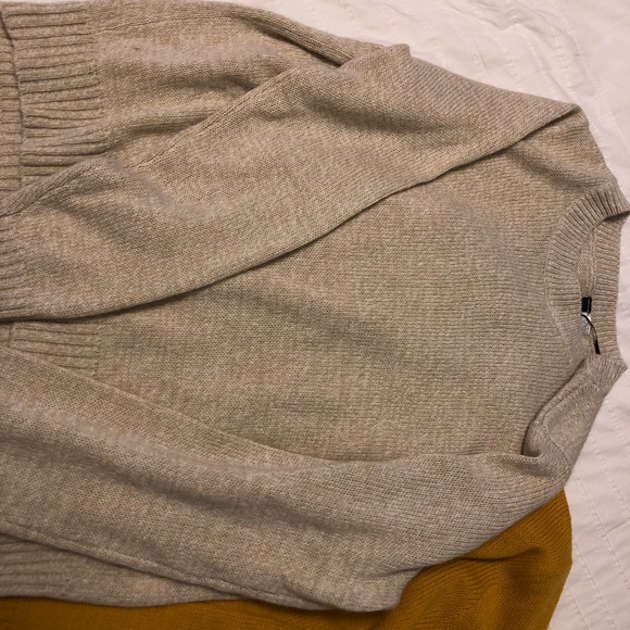 2 h&m sweaters, both worn once - Picture 3 of 3